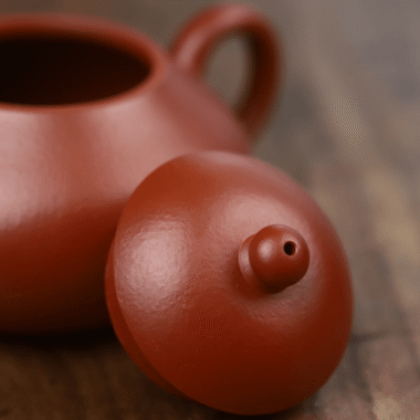 Full Handmade Yixing Zisha Teapot [Pear Pot] (Zhu Ni – 150ml)