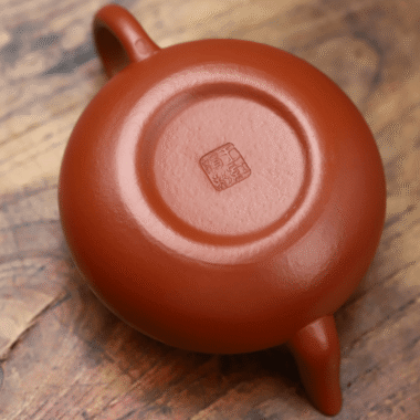 Full Handmade Yixing Zisha Teapot [Pear Pot] (Zhu Ni – 150ml)