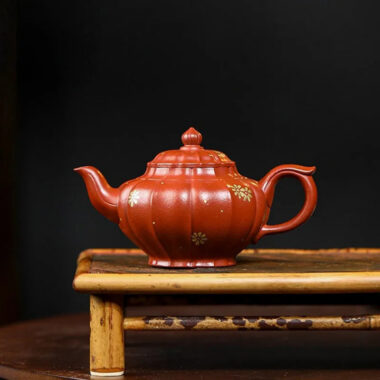 Full Handmade Yixing Zisha Teapot [Piao Hua Xiao Ying] (Xiao Meiyao Zhu Ni – 180ml)