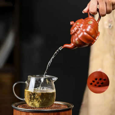 Full Handmade Yixing Zisha Teapot [Piao Hua Xiao Ying] (Xiao Meiyao Zhu Ni – 180ml)