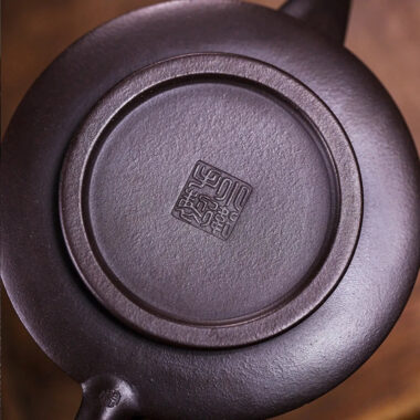 Full Handmade Yixing Zisha Teapot [Piao Hua Zhou Pan] (Lao Zi Ni – 420ml)