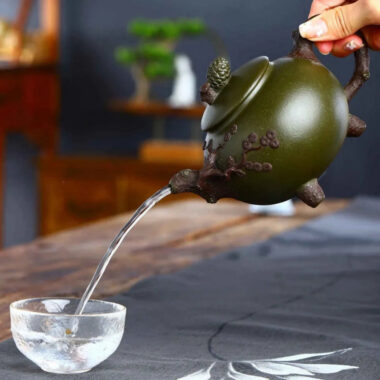 Full Handmade Yixing Zisha Teapot [Pine Cone Pot] (Mo Lu Ni – 380ml)