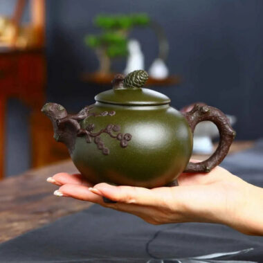 Full Handmade Yixing Zisha Teapot [Pine Cone Pot] (Mo Lu Ni – 380ml)