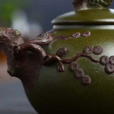 Full Handmade Yixing Zisha Teapot [Pine Cone Pot] (Mo Lu Ni – 380ml)
