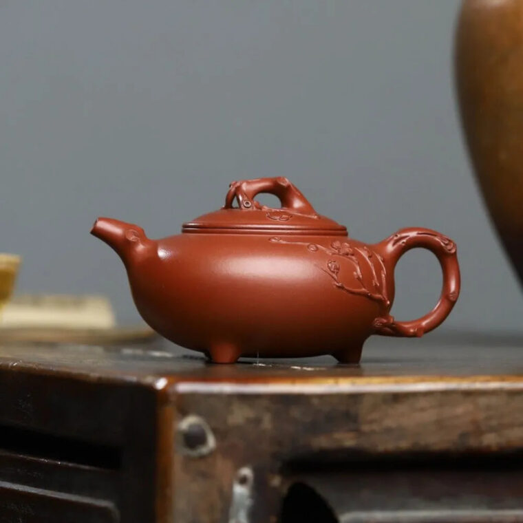 Full Handmade Yixing Zisha Teapot [Plum Blossom Tripod Pot] (Qing Shui Ni – 370ml)