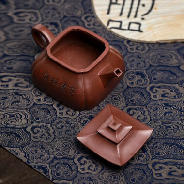 Full Handmade Yixing Zisha Teapot [Potala Palace] (Di Cao Qing – 380ml)