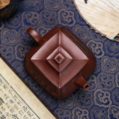 Full Handmade Yixing Zisha Teapot [Potala Palace] (Di Cao Qing – 380ml)