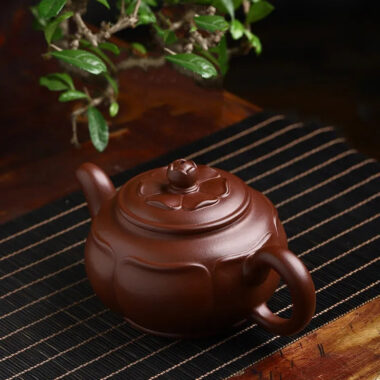 Full Handmade Yixing Zisha Teapot [Prosperous Lotus] (Lao Zi Ni – 320ml)