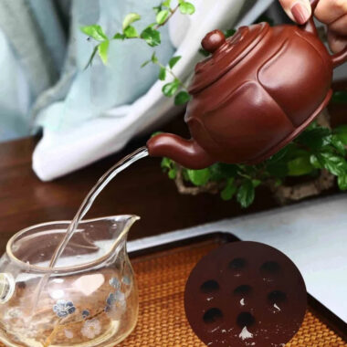 Full Handmade Yixing Zisha Teapot [Prosperous Lotus] (Lao Zi Ni – 320ml)