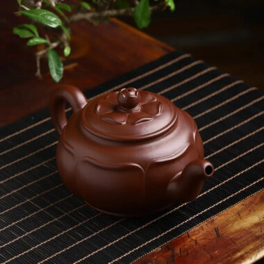 Full Handmade Yixing Zisha Teapot [Prosperous Lotus] (Lao Zi Ni – 320ml)