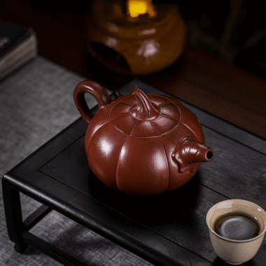Full Handmade Yixing Zisha Teapot [Pumpkin] (Zi Ni – 380ml)