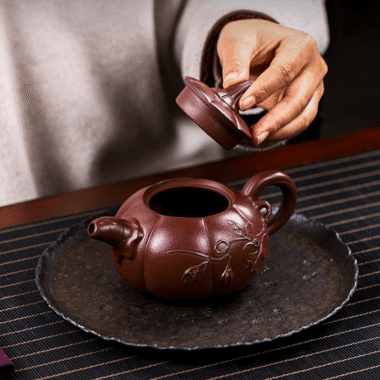 Full Handmade Yixing Zisha Teapot [Pumpkin] (Zi Ni – 380ml)