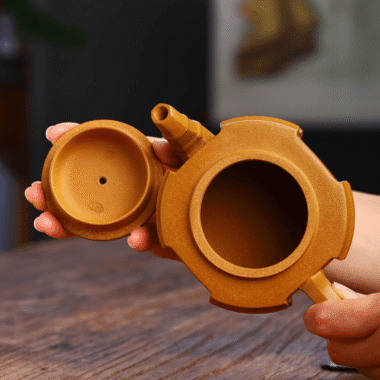 Full Handmade Yixing Zisha Teapot [Qianqian Junzi] (Lao Duan Ni – 210ml)