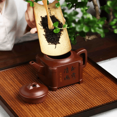 Full Handmade Yixing Zisha Teapot [Qingfeng Yulu] (Lao Zi Ni – 220ml)