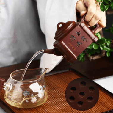Full Handmade Yixing Zisha Teapot [Qingfeng Yulu] (Lao Zi Ni – 220ml)