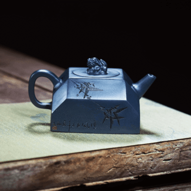 Full Handmade Yixing Zisha Teapot [Qingfeng Zhu Ying] (Tian Qing Ni – 240ml)