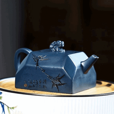 Full Handmade Yixing Zisha Teapot [Qingfeng Zhu Ying] (Tian Qing Ni – 240ml)
