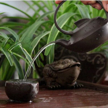 Full Handmade Yixing Zisha Teapot [Qu Hu Tiliang Pot] (Lao Zi Ni – 235/320ml)