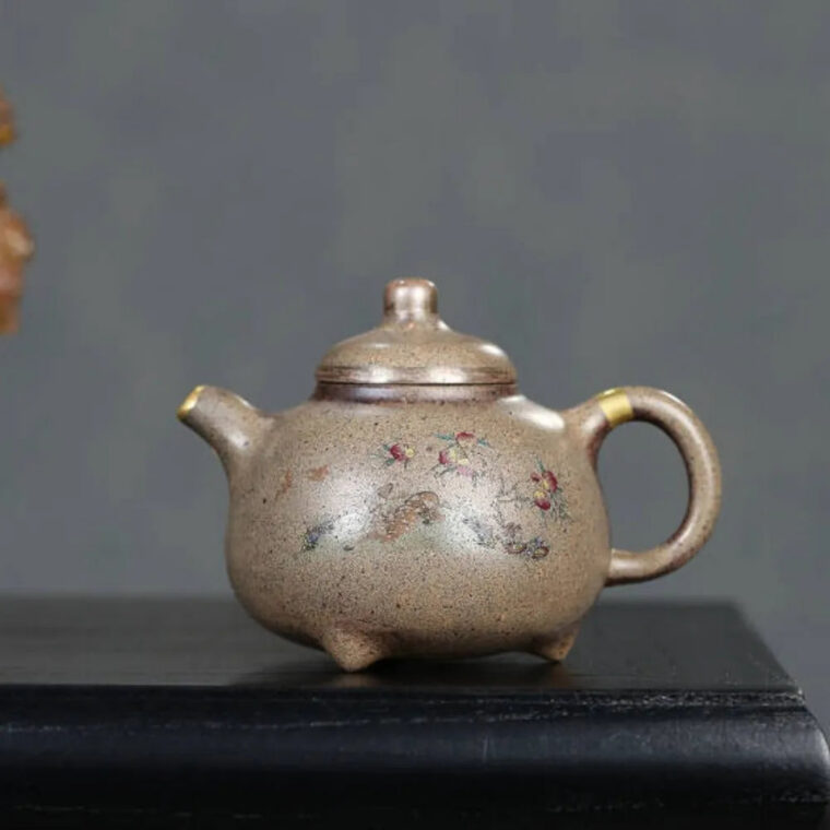 Full Handmade Yixing Zisha Teapot [Ruding Tripod Pot] (Lao Duan Ni – 200ml)
