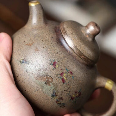 Full Handmade Yixing Zisha Teapot [Ruding Tripod Pot] (Lao Duan Ni – 200ml)
