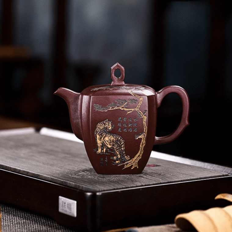 Full Handmade Yixing Zisha Teapot [Ruihu Linmen] (Long Xue Sha – 300ml)