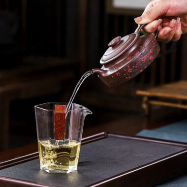 Full Handmade Yixing Zisha Teapot [Ruyi Jin Mei] (Ziyu Jin Sha – 200ml)