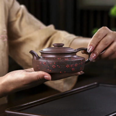 Full Handmade Yixing Zisha Teapot [Ruyi Jin Mei] (Ziyu Jin Sha – 200ml)