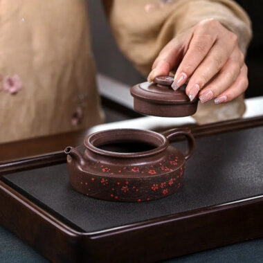 Full Handmade Yixing Zisha Teapot [Ruyi Jin Mei] (Ziyu Jin Sha – 200ml)