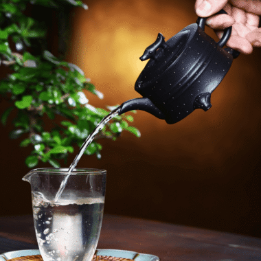 Full Handmade Yixing Zisha Teapot [San Zu Lu Ding] (Shi Huang – 220ml)
