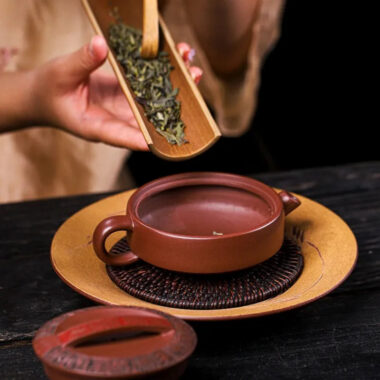 Full Handmade Yixing Zisha Teapot [Shang Shan Ruo Shui] (Di Cao Qing – 160ml)