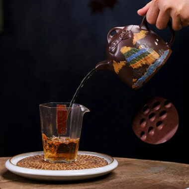 Full Handmade Yixing Zisha Teapot [Shanshui Qin Quan] (Lao Zi Ni – 420ml)