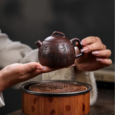 Full Handmade Yixing Zisha Teapot [Shen Yun Jiangnan] (Zi Ni – 130ml)