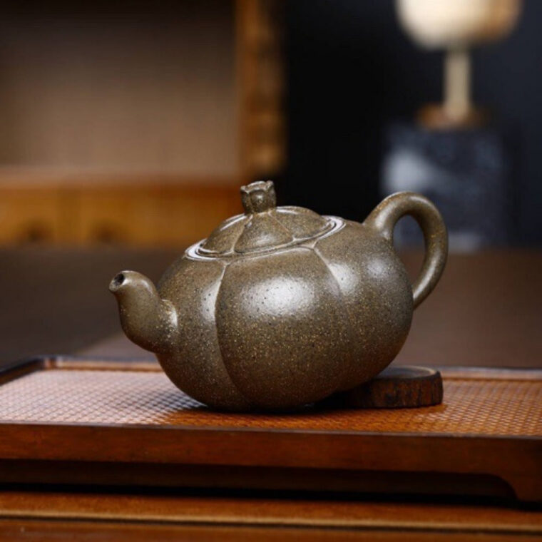 Full Handmade Yixing Zisha Teapot [Shengshi Lianhua Pot] (Qing Duan Ni – 320ml)