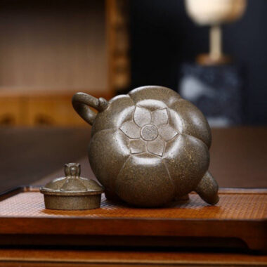 Full Handmade Yixing Zisha Teapot [Shengshi Lianhua Pot] (Qing Duan Ni – 320ml)