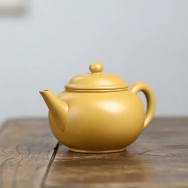 Full Handmade Yixing Zisha Teapot [Shui Ping Pot] (Huangjin Zhu Ni – 220ml)