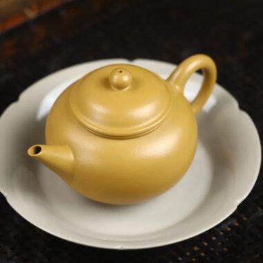 Full Handmade Yixing Zisha Teapot [Shui Ping Pot] (Huangjin Zhu Ni – 220ml)
