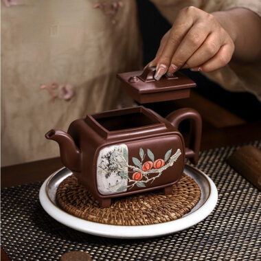 Full Handmade Yixing Zisha Teapot [Sifang Kai Chuang] (Zi Ni – 520ml)