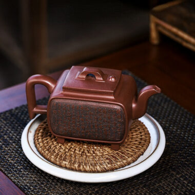Full Handmade Yixing Zisha Teapot [Sifang Kai Chuang] (Zi Ni – 520ml)