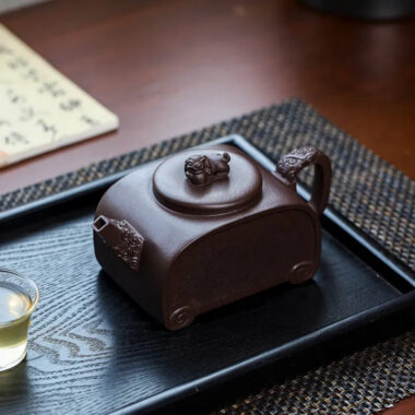 Full Handmade Yixing Zisha Teapot [Sifang Ruishou] (Lao Zi Ni – 460ml)