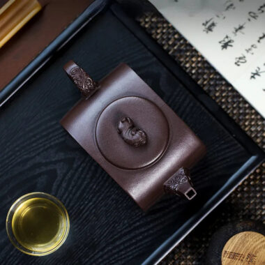 Full Handmade Yixing Zisha Teapot [Sifang Ruishou] (Lao Zi Ni – 460ml)