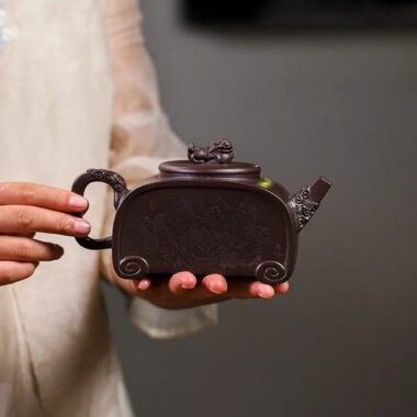 Full Handmade Yixing Zisha Teapot [Sifang Ruishou] (Lao Zi Ni – 460ml)