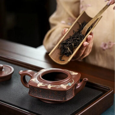 Full Handmade Yixing Zisha Teapot [Sifang Yubi] (Di Cao Qing – 250ml)