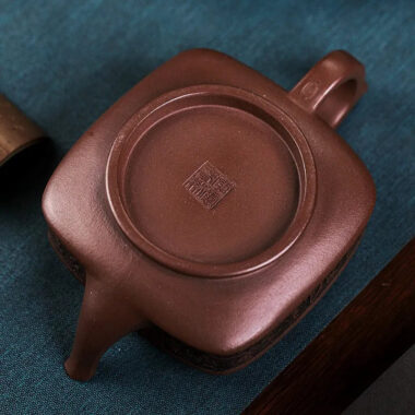 Full Handmade Yixing Zisha Teapot [Sifang Yubi] (Di Cao Qing – 250ml)