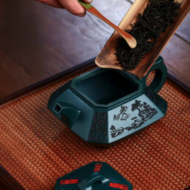Full Handmade Yixing Zisha Teapot [Sifang Zhufu] (Lao Mo Lu Ni – 300ml)