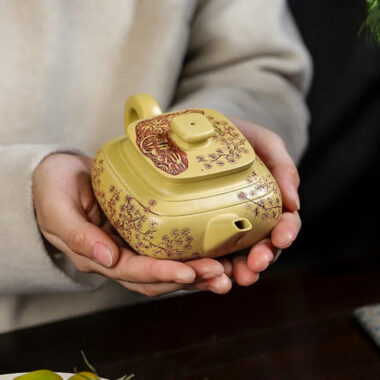 Full Handmade Yixing Zisha Teapot [Song Yun Cha Xiang] (Bensan Lu Ni – 400ml)