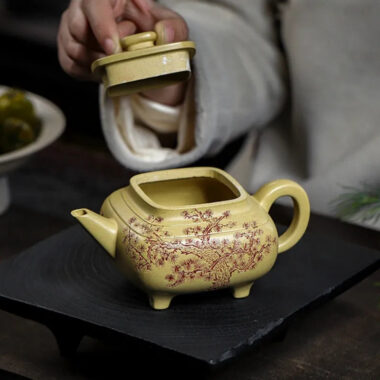 Full Handmade Yixing Zisha Teapot [Song Yun Cha Xiang] (Bensan Lu Ni – 400ml)