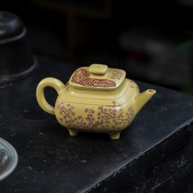 Full Handmade Yixing Zisha Teapot [Song Yun Cha Xiang] (Bensan Lu Ni – 400ml)