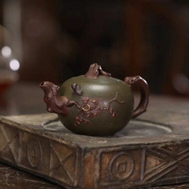 Full Handmade Yixing Zisha Teapot [Squirrel Grape Pot] (Lu Ni/Hong Ni – 170ml)