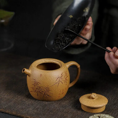 Full Handmade Yixing Zisha Teapot [Taihu Zhu Yun] (Huangjin Duan Ni – 220ml)