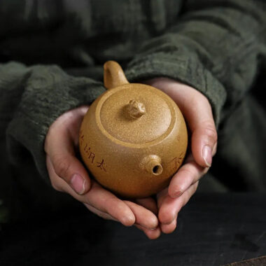 Full Handmade Yixing Zisha Teapot [Taihu Zhu Yun] (Huangjin Duan Ni – 220ml)